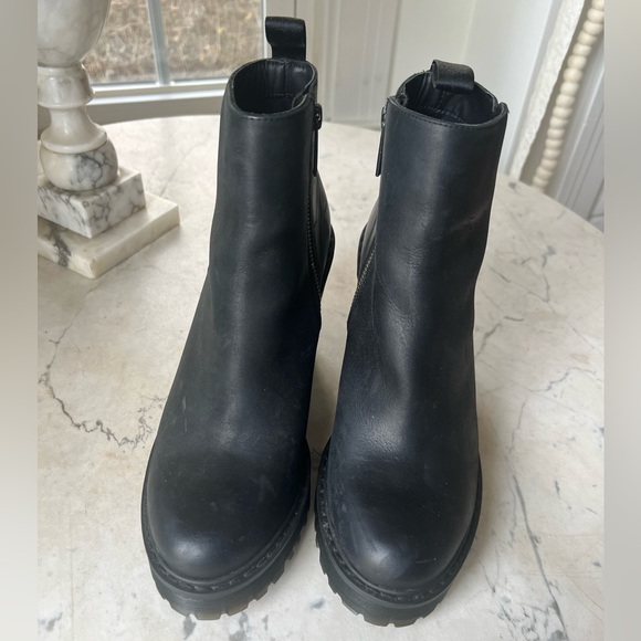 NWT & Box Dr. Martens Platform Chelsea Boots Black Size 9 - Picture 2 of 6